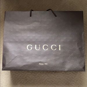 Large Gucci Paper bag with ribbon